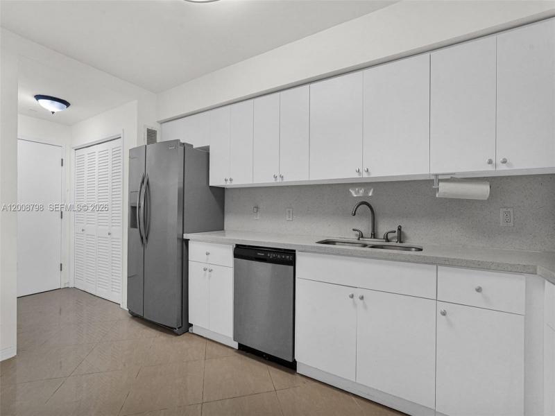 Comprar apartamento en Corinthian Condo 2E