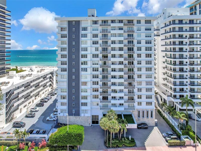 Comprar apartamento en Corinthian Condo 2E