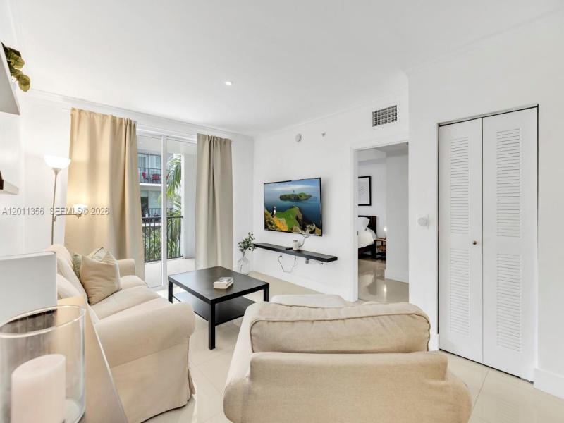 Comprar apartamento en Porto Bellagio 1610