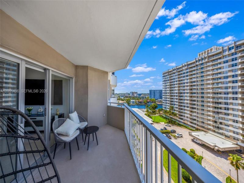 Comprar apartamento no The Hemispheres 10B
