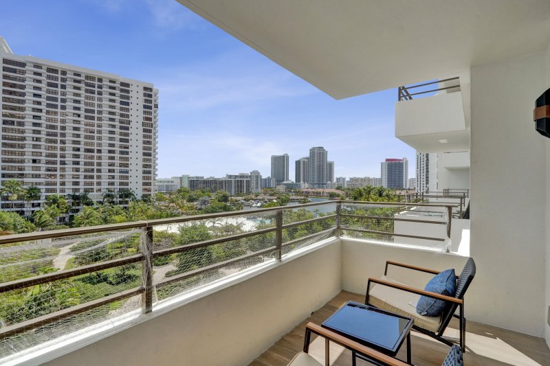 Condo for sale at Olympus Towers 615