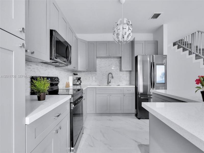 Property photo # 8