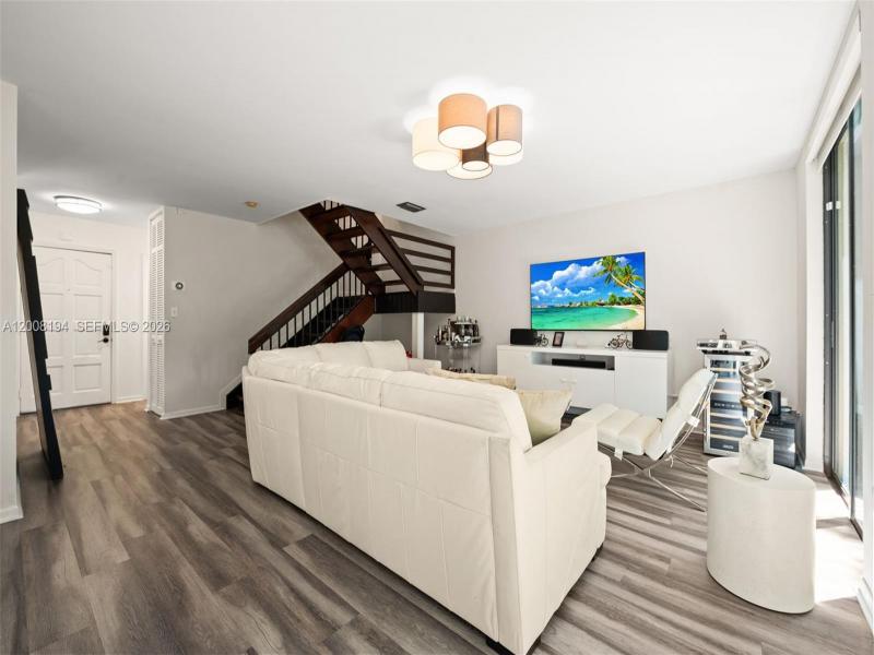 Property photo # 6