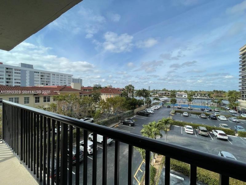 Condo for sale at Avant Garde East401