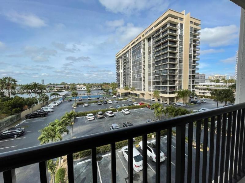 Condo for sale at Avant Garde East401