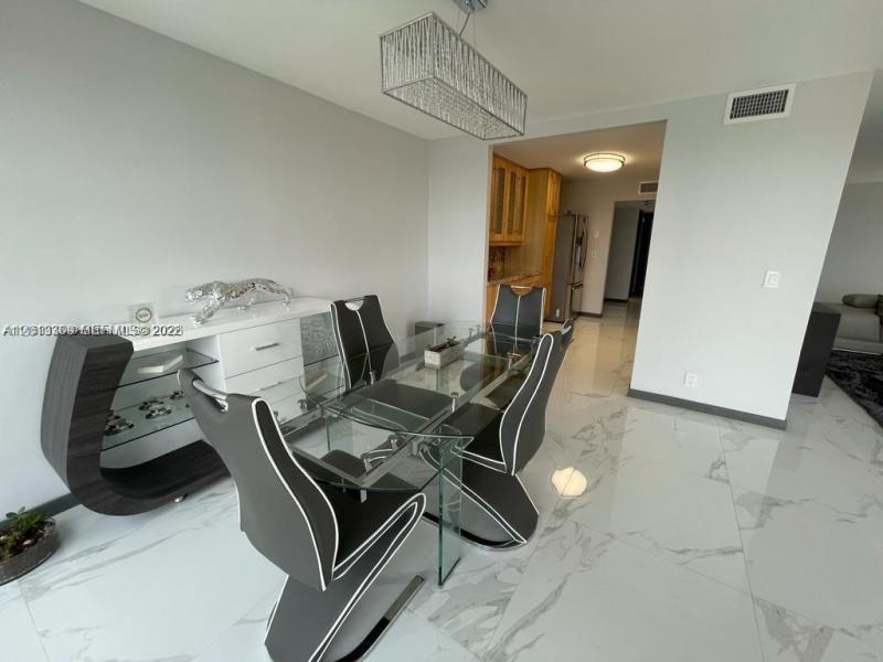 Condo for sale at Avant Garde East401