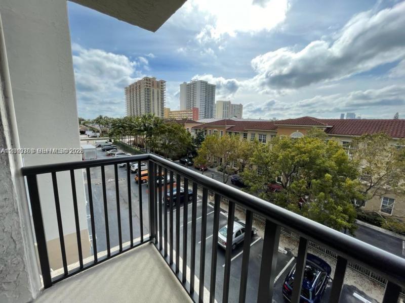 Condo for sale at Avant Garde East401
