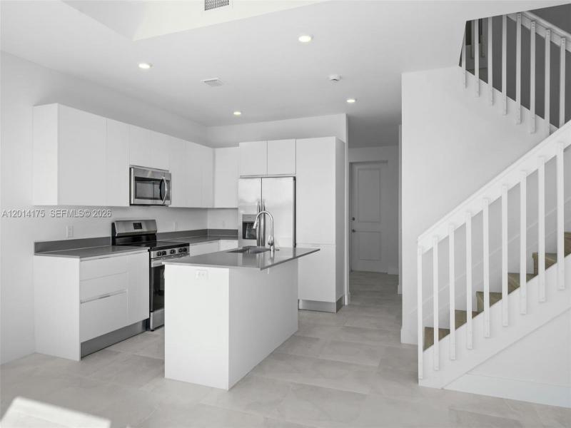 Property photo # 8