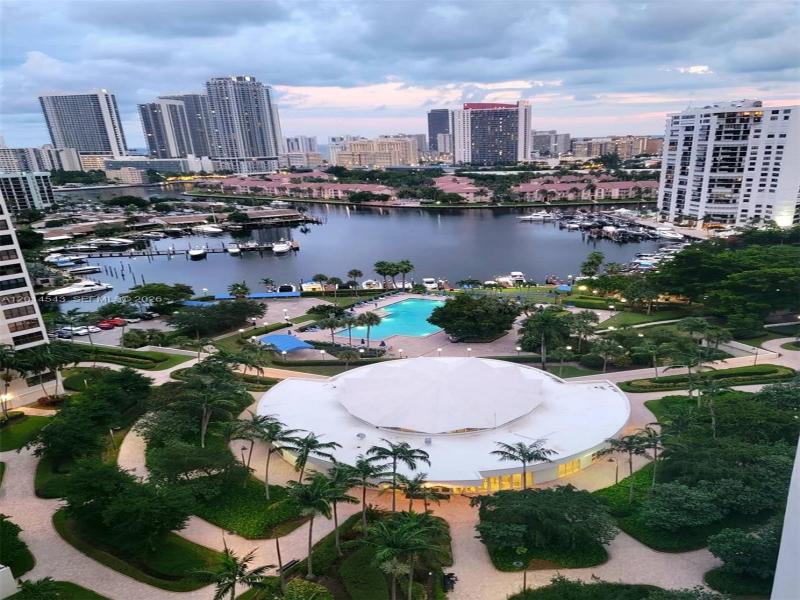 Condo for sale at Olympus Towers 418