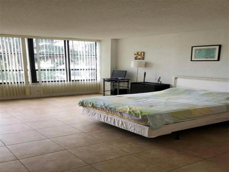 Condo for sale at Olympus Towers 418