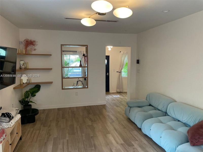 Property photo # 9