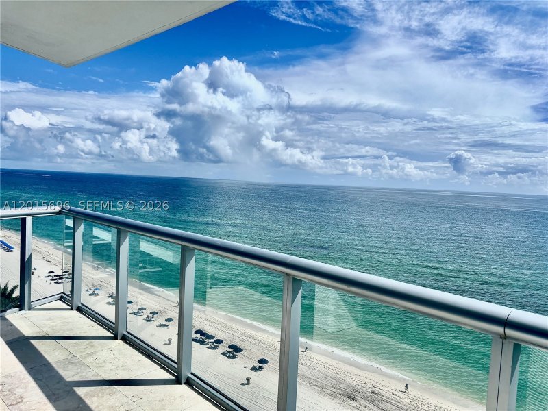 Condo for sale at Jade Beach 1407