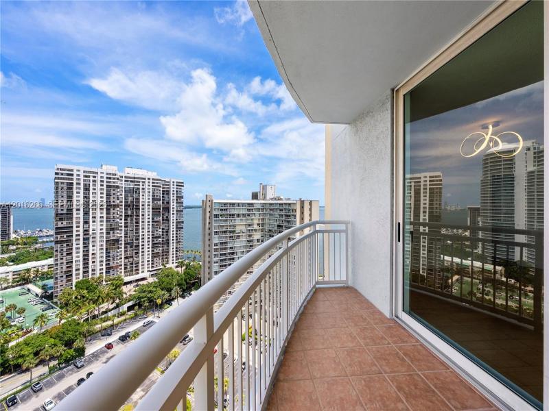 Comprar apartamento en Metropolitan at Brickell 2206