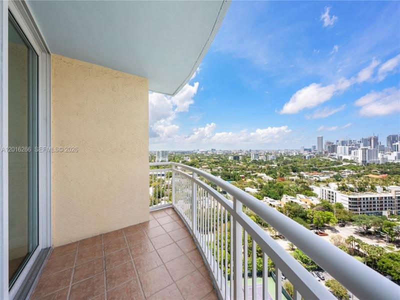 Comprar apartamento en Metropolitan at Brickell 2206