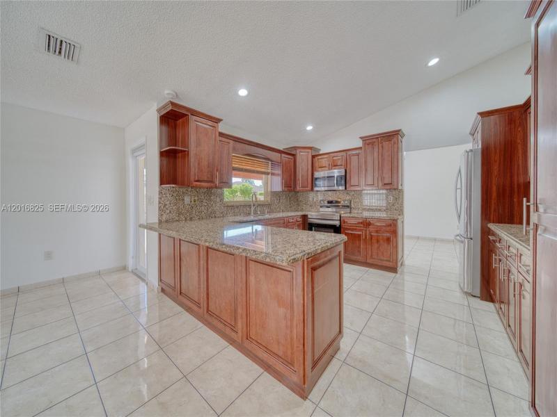 Property photo # 6