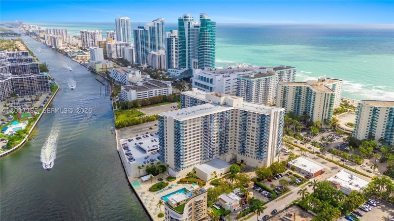 Apartment for rent at Hallmark of Hollywood 324