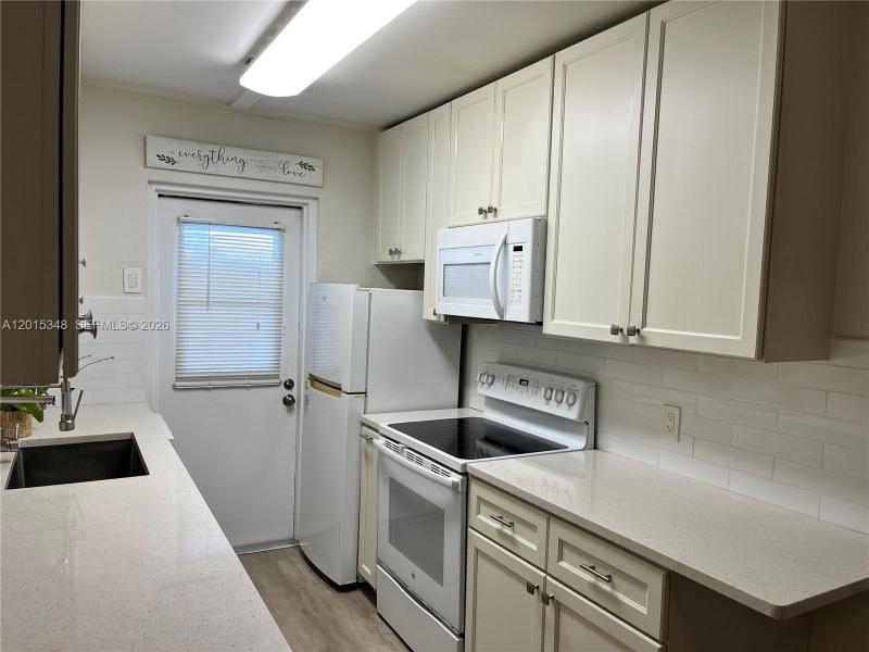 Property photo # 9