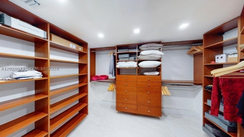 Apartment for rent at 7000 Williams Island 1808