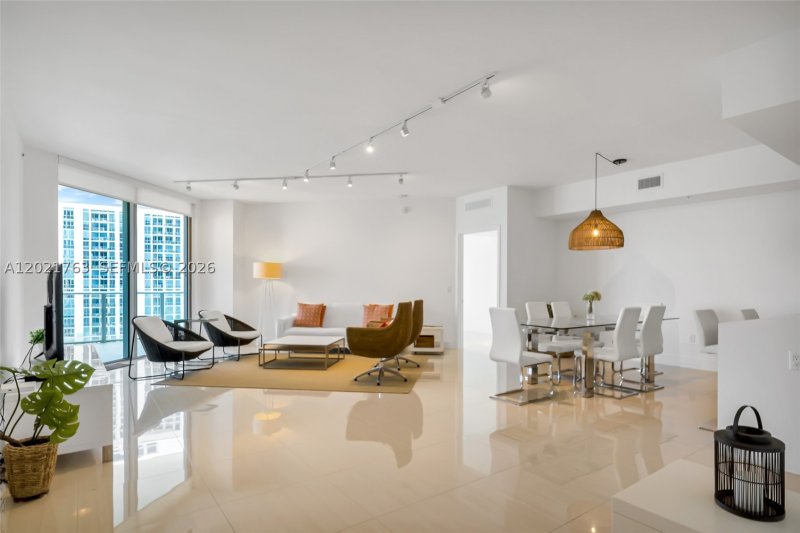 Marina Palms Yacht Club Apt #907