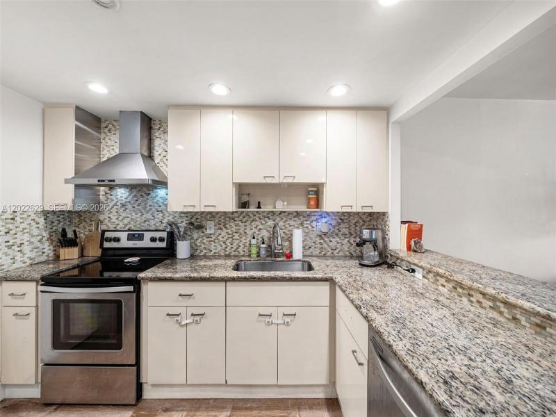 Property photo # 9