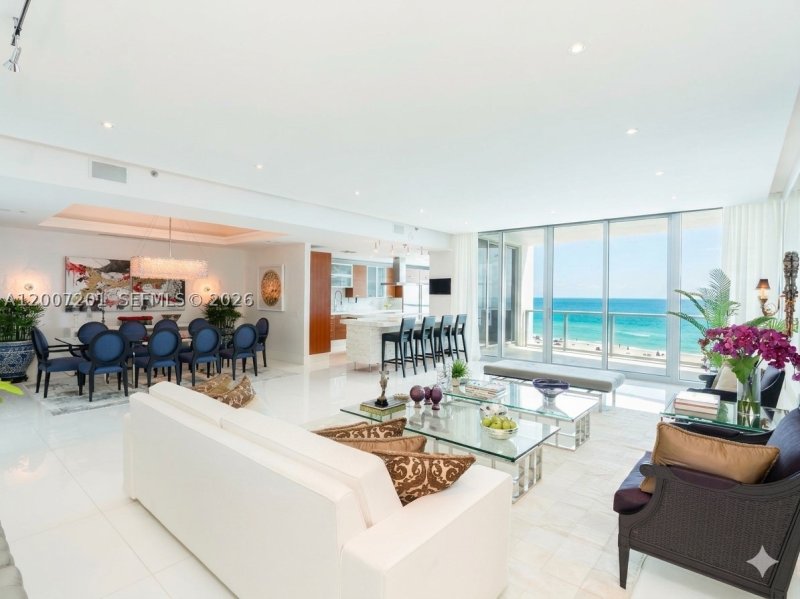 Condo for sale at Bath Club 906