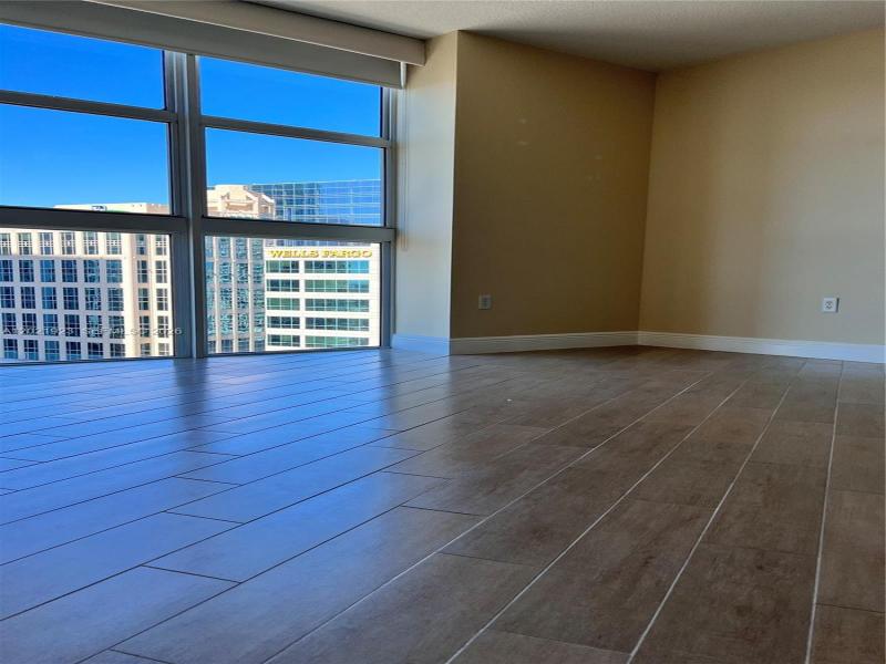 Condo for sale at Watergarden 2206