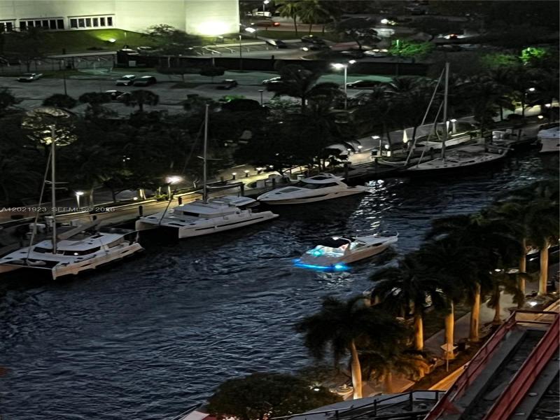Condo for sale at Watergarden 2206