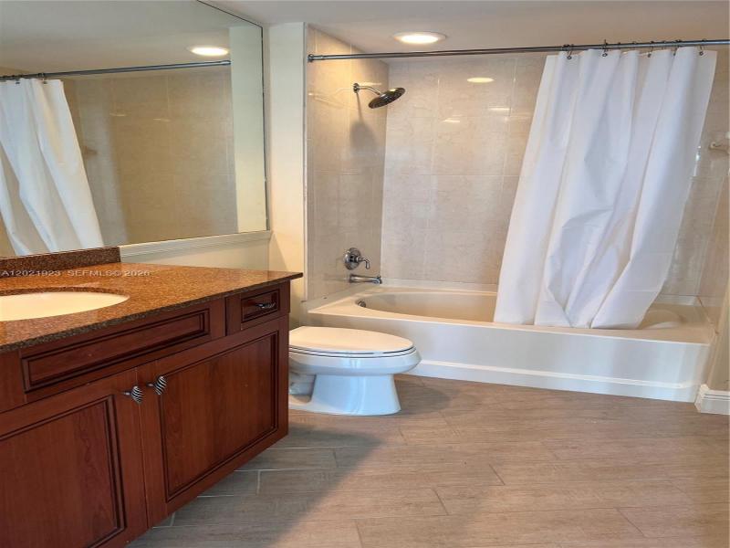 Condo for sale at Watergarden 2206