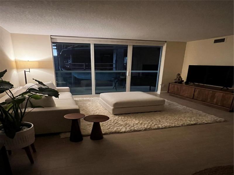 Condo for sale at Watergarden 2206