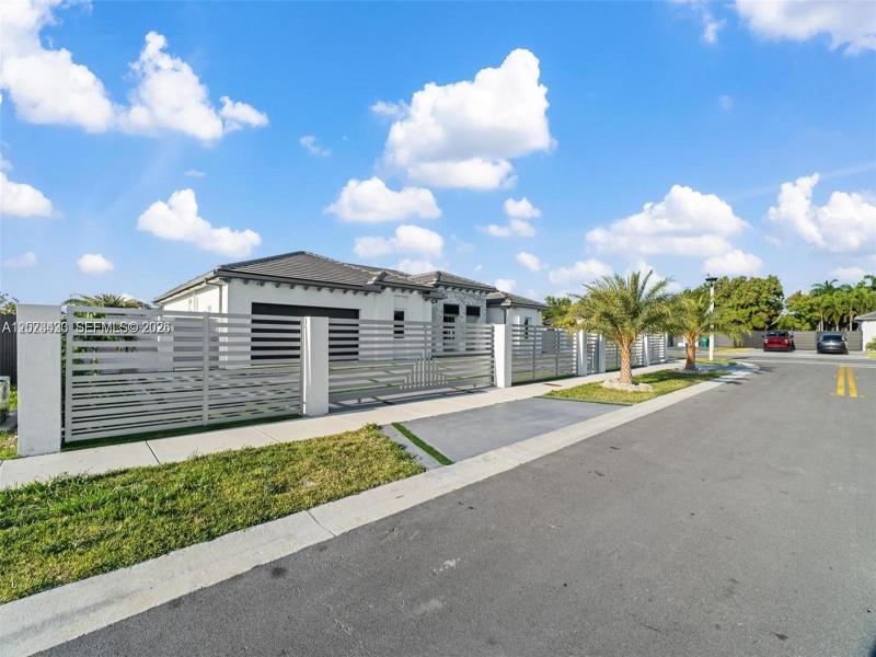 Property photo # 6