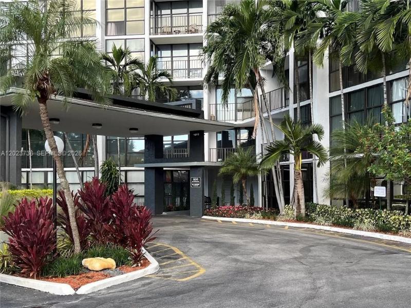 Condo for sale at Oceanview Park 430