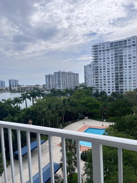 Alquiler de apartamento en Admirals Port Condos