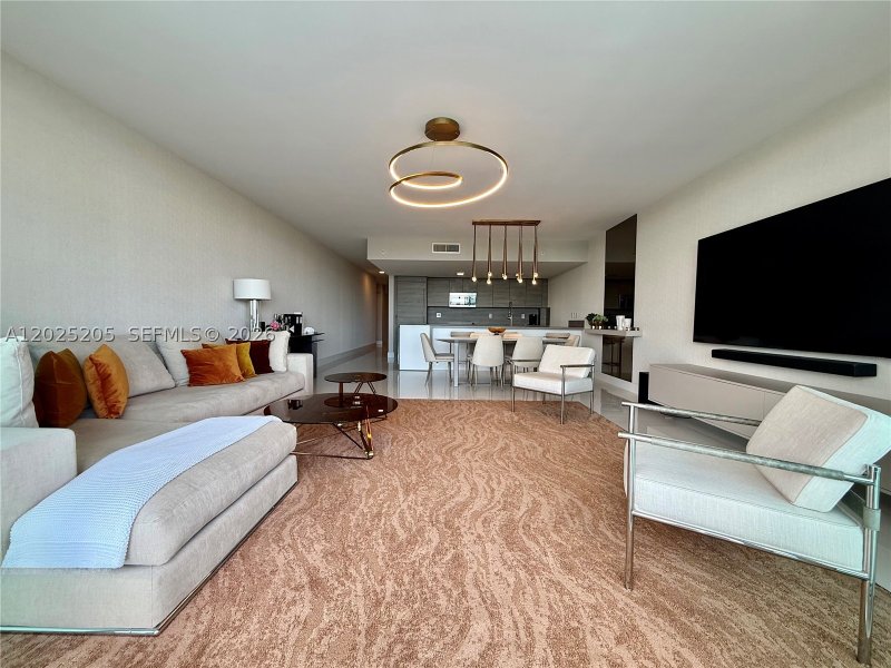 Apartment for rent at 400 Sunny Isles 1404