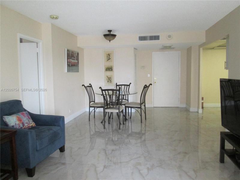 Alquiler de apartamento en Winston Towers 411
