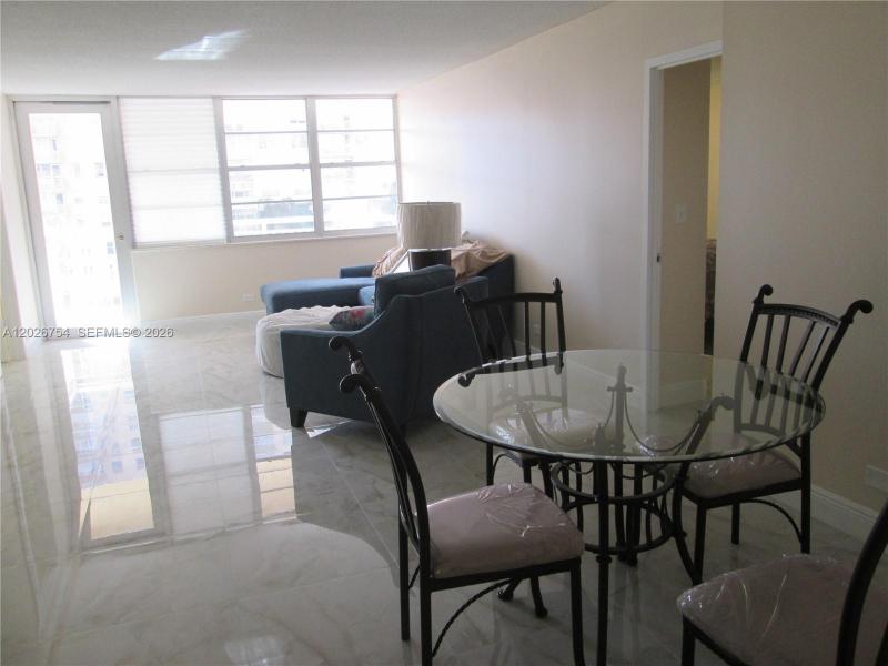 Alquiler de apartamento en Winston Towers 411