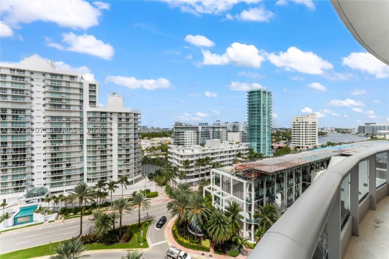 Apartment for rent at Bath Club 1201