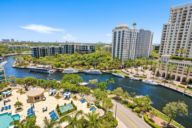 Condo for sale at Watergarden 1202