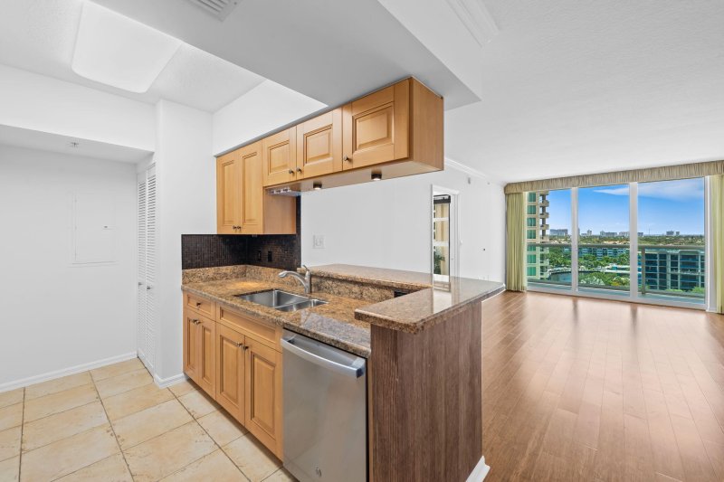 Condo for sale at Watergarden 1202