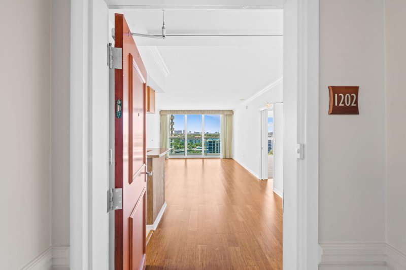 Condo for sale at Watergarden 1202