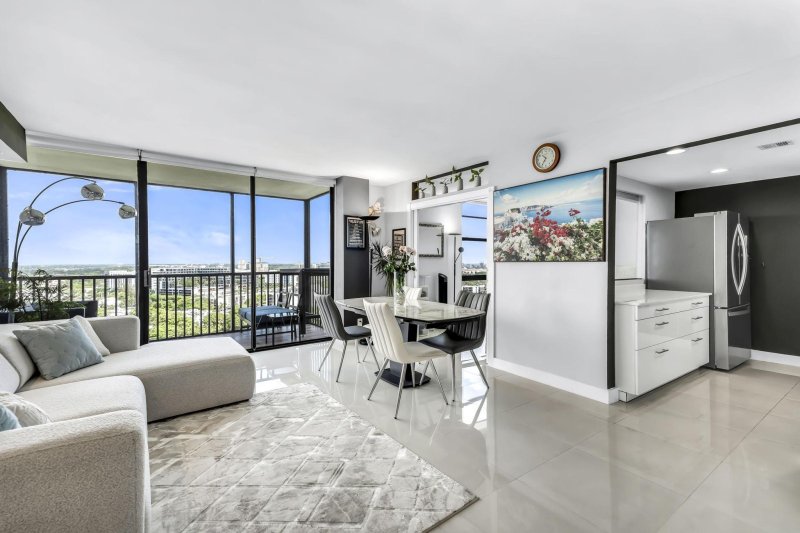 Coronado I Apt #1901