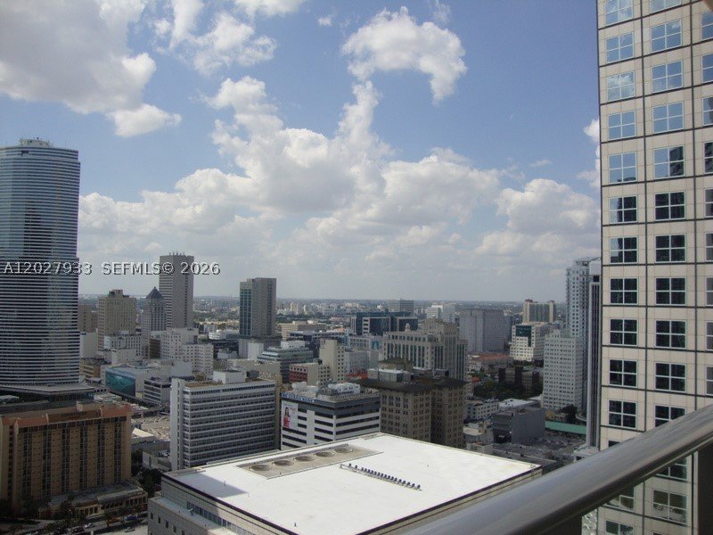 Condo for sale at Met 1 T-2909