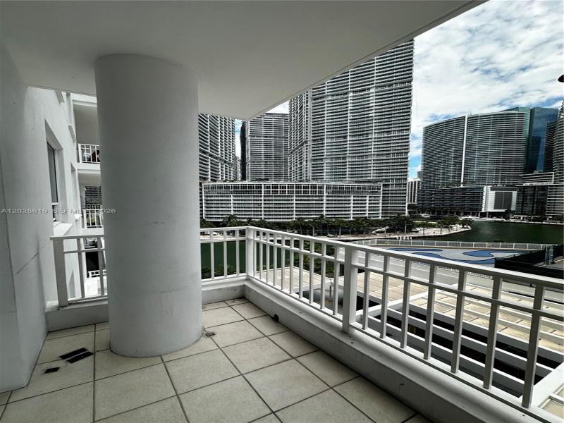 Courts Brickell Key Apt #906