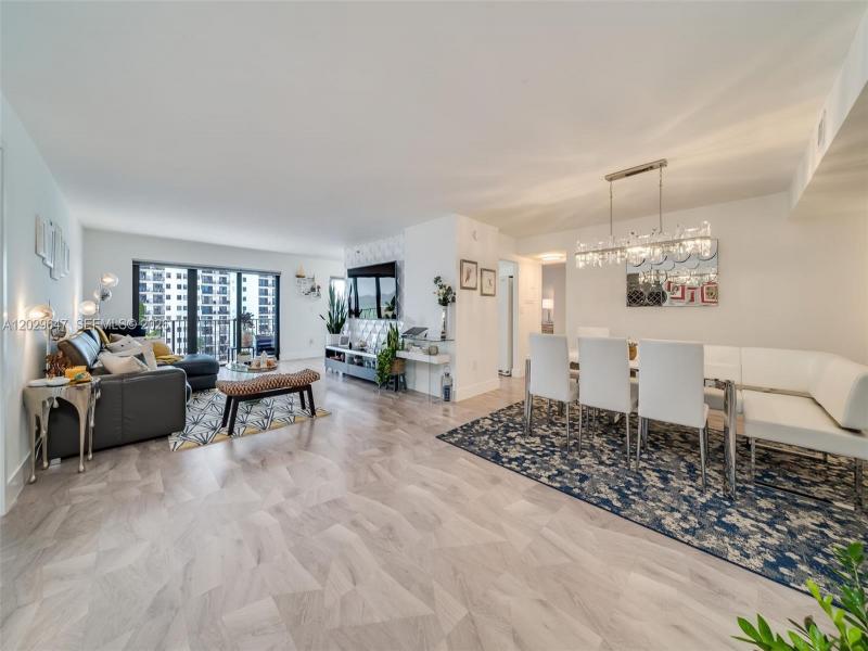 Condo for sale at The Summit 1105N