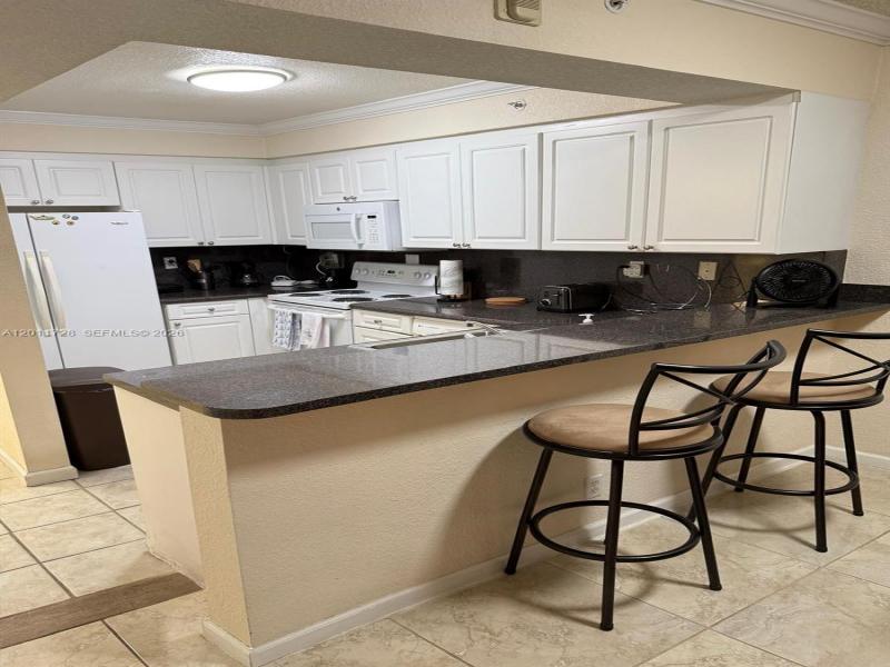 Condo for sale at The Wave Condo 1032