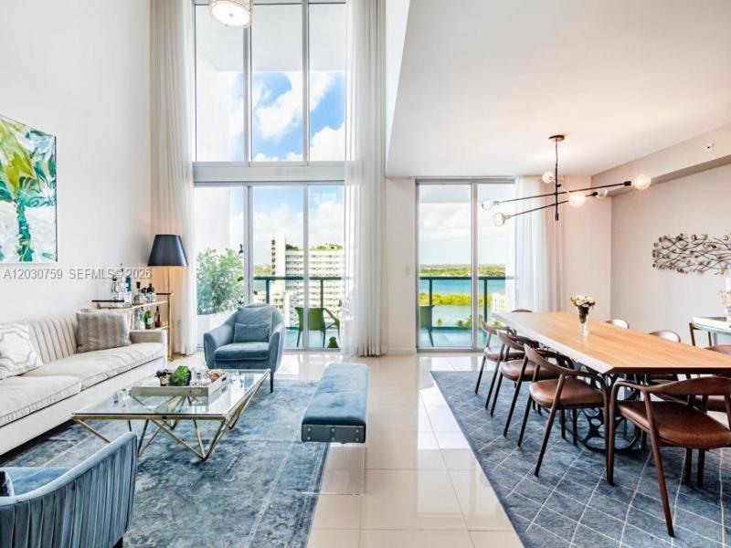Comprar apartamento en Eloquence on the Bay 1604 + DEN