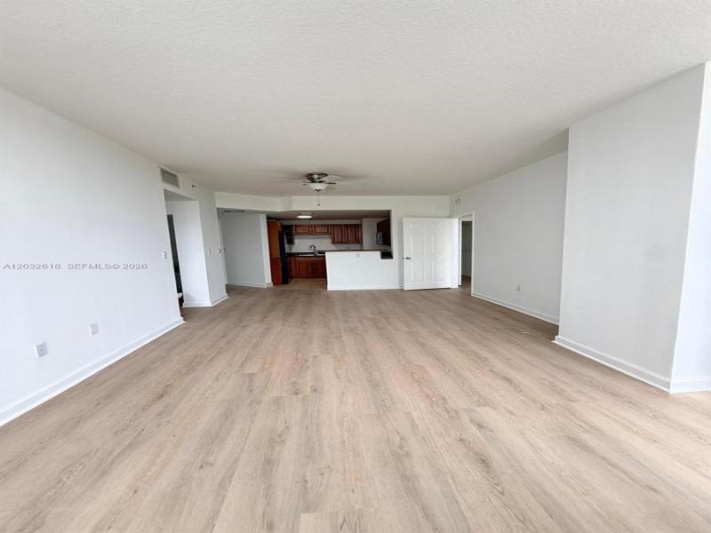 Comprar apartamento en Gables Park Tower 802