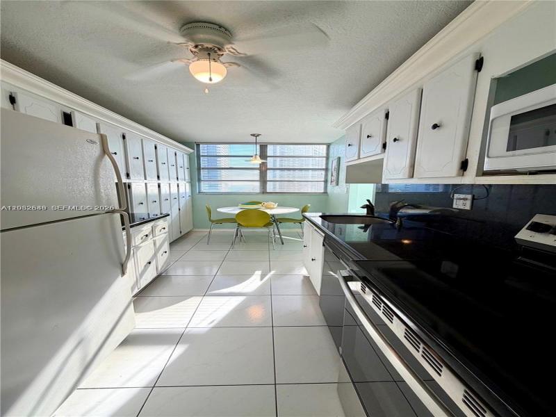Condo for sale at Plaza Towers North 1202