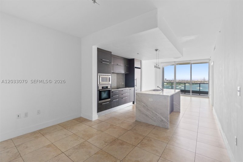 Apartment for rent at 900 Biscayne 2304