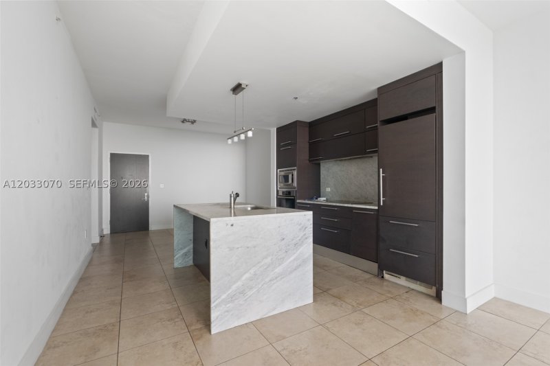 Apartment for rent at 900 Biscayne 2304