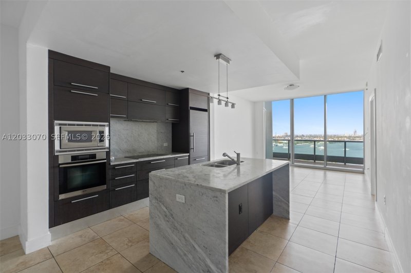 Apartment for rent at 900 Biscayne 2304